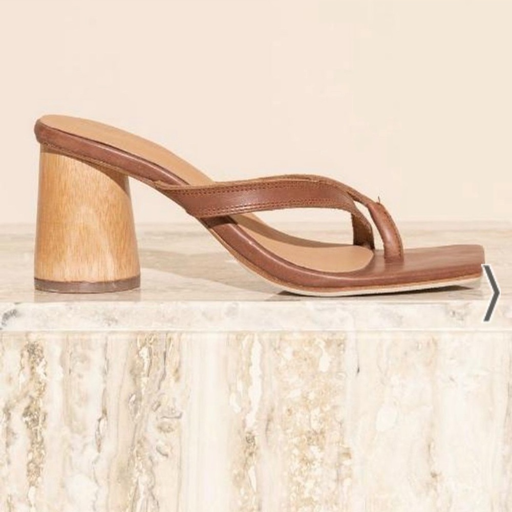 NEW James Smith Brown Leather Block Heel Thong Sandal